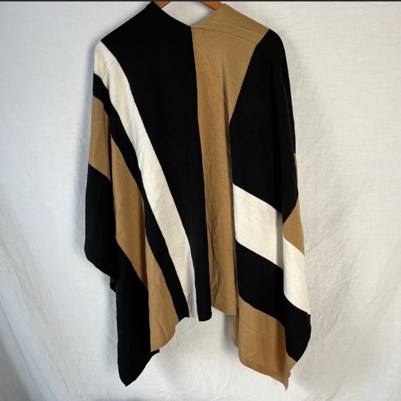 Parrish LA Stevie Poncho New with tags One Size fits all - Picture 4 of 7